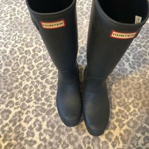 Size 8 HUNTER boots black